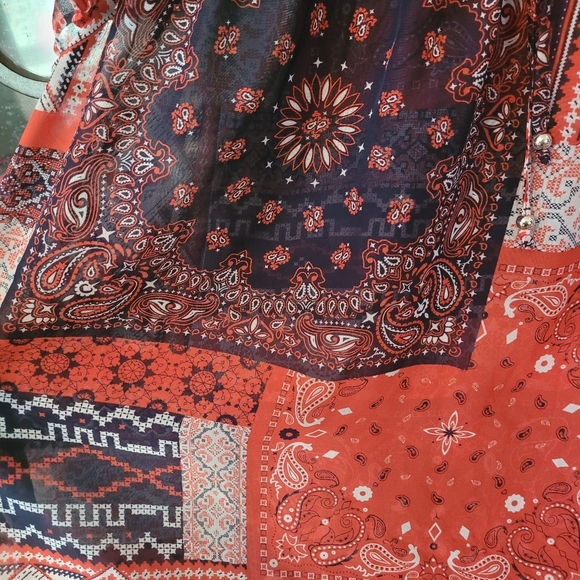 Westport sheer patchwork smocked top - 2X.        J17 - Picture 6 of 9